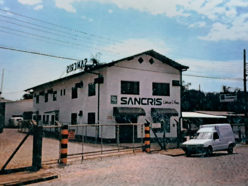 Fábrica da indústria têxtil SANCRIS em meados dos nos anos 90.